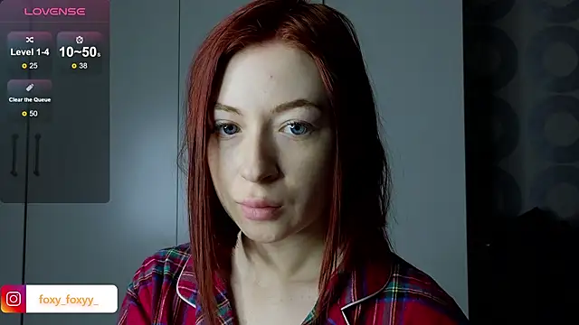 Snapshot of Cuteroxyfoxy chatting on December 2024 04:44:02 AM Cuteroxyfoxy online show from December 2024 04:44:02 AM