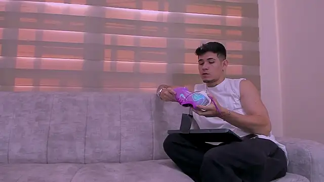 hell twink online show from January 2025 08:15:02 PM