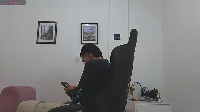 Massimoo 07 online show from November 2025 07:25:01 PM