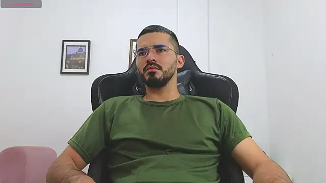 Massimoo 07 online show from December 2025 06:25:02 PM