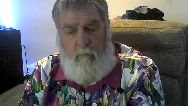viejo oso online show from May 2026 06:18:01 AM