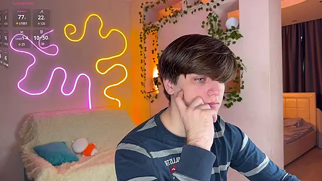 RobertAndLinela online show from October 2025 12:34:02 PM