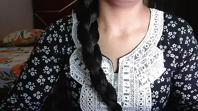 Somiya87 online show from April 2026 05:43:01 PM