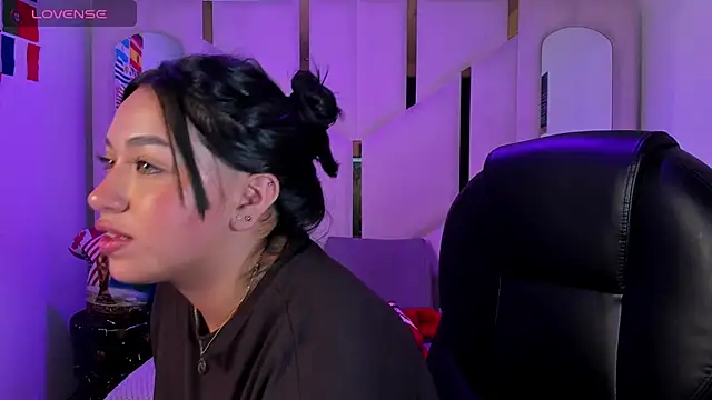 IsabellRodriguez18 online show from June 2026 05:12:01 AM