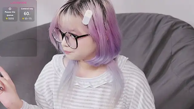 Snapshot of Yu_UwU_ chatting on October 2025 01:53:02 PM Yu UwU  online show from October 2025 01:53:02 PM