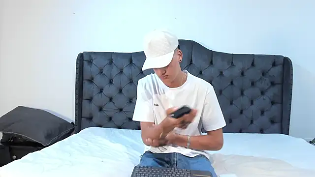 two milkyway online show from September 2025 01:46:02 PM