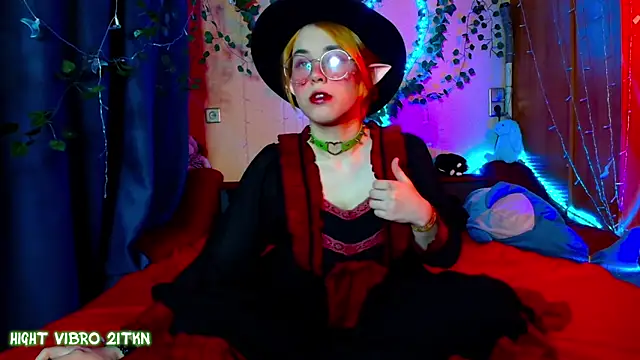 Snapshot of TrickyKitsune chatting on February 2025 02:55:02 PM TrickyKitsune online show from February 2025 02:55:02 PM