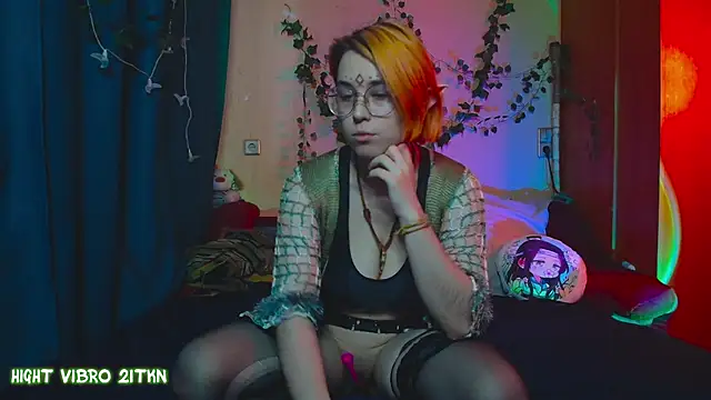 Snapshot of TrickyKitsune chatting on March 2025 03:20:01 PM TrickyKitsune online show from March 2025 03:20:01 PM