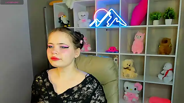 EricaElliott online show from February 2025 01:04:02 AM