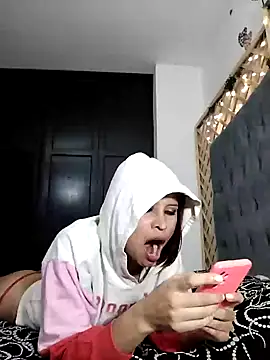 Mia WAll online show from January 2025 11:25:01 AM