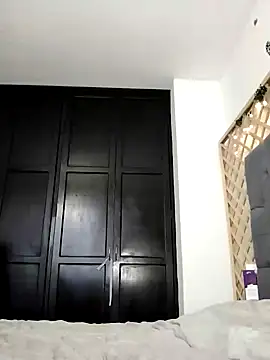 Mia WAll online show from January 2025 12:12:02 PM