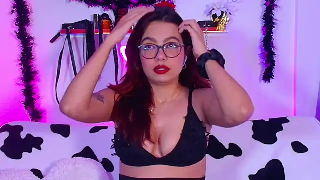 EmiF26 online show from October 2025 03:51:01 AM