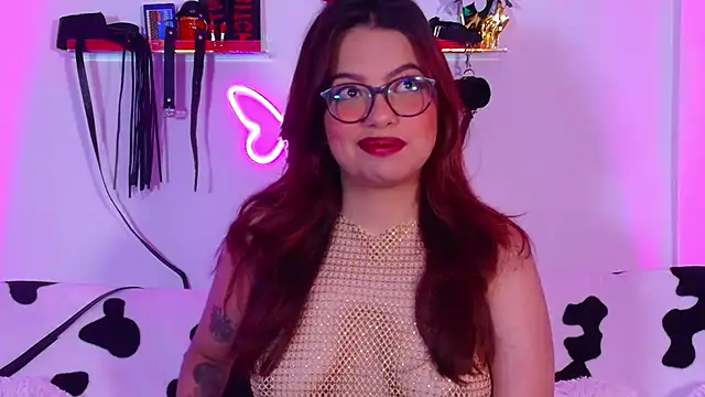 EmiF26 online show from November 2025 01:42:01 AM