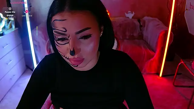 evanew  online show from October 2025 06:42:02 PM