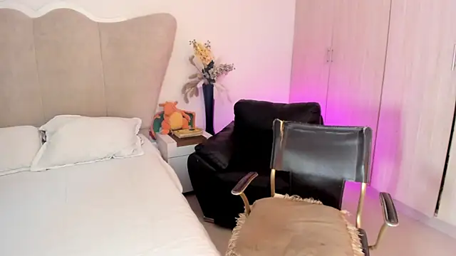 rachaeldeckard   online show from October 2025 03:40:01 AM