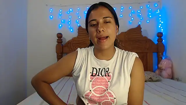 Coral0403 online show from February 2025 07:44:02 PM