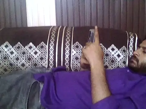 indihotguy online show from April 2026 08:09:02 PM