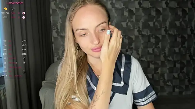 Snapshot of A_delina chatting on June 2026 05:06:02 PM A delina online show from June 2026 05:06:02 PM