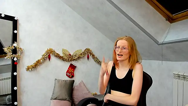 Snapshot of ElizabethHarpper chatting on January 2025 01:46:01 PM ElizabethHarpper online show from January 2025 01:46:01 PM