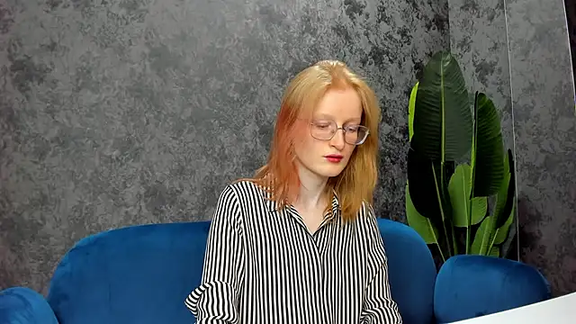 Snapshot of ElizabethHarpper chatting on February 2025 08:02:02 AM ElizabethHarpper online show from February 2025 08:02:02 AM