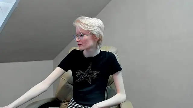 Snapshot of ElizabethHarpper chatting on March 2025 10:50:01 AM ElizabethHarpper online show from March 2025 10:50:01 AM