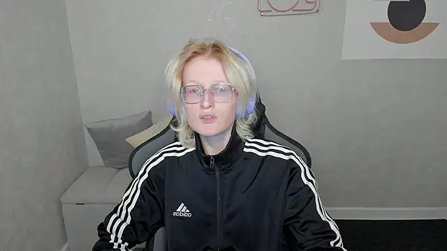 Snapshot of ElizabethHarpper chatting on September 2025 01:06:02 AM ElizabethHarpper online show from September 2025 01:06:02 AM