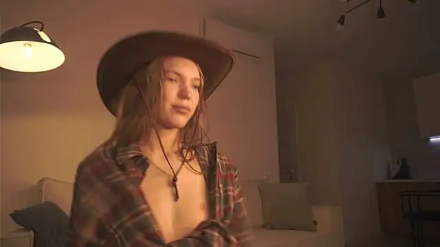 alittlestarrr online show from January 2025 02:10:01 AM