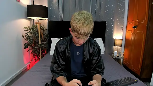 Brian-Ausslos online show from January 2025 03:59:01 AM