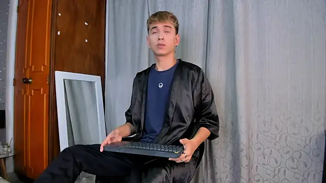 Brian-Ausslos online show from January 2025 04:37:02 AM