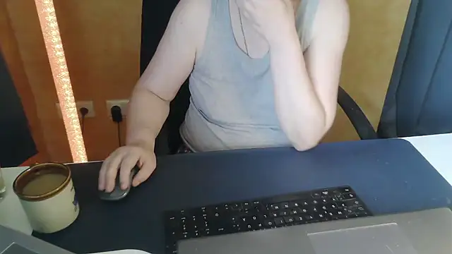 Snapshot of Sweet_Phoenix chatting on June 2026 08:34:02 AM Sweet Phoenix online show from June 2026 08:34:02 AM