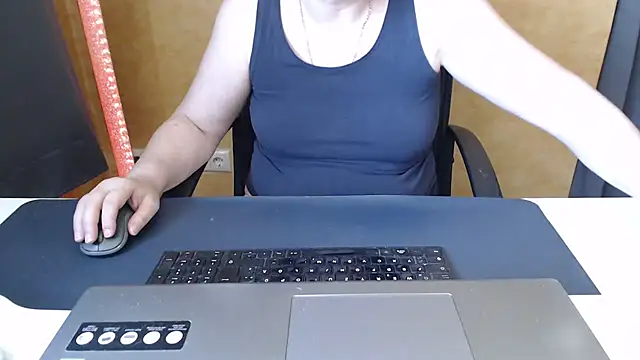 Snapshot of Sweet_Phoenix chatting on July 2026 09:04:01 AM Sweet Phoenix online show from July 2026 09:04:01 AM