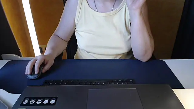Snapshot of Sweet_Phoenix chatting on July 2026 08:29:02 AM Sweet Phoenix online show from July 2026 08:29:02 AM