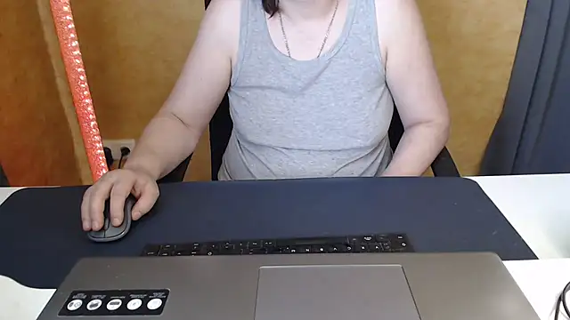 Snapshot of Sweet_Phoenix chatting on July 2026 08:19:01 AM Sweet Phoenix online show from July 2026 08:19:01 AM