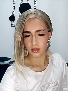 Lian Noath online show from February 2025 01:41:02 AM