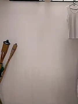 Lian Noath online show from February 2025 12:54:01 PM