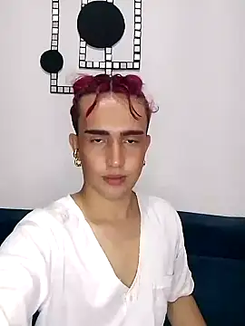 Lian Noath online show from February 2025 11:04:01 PM