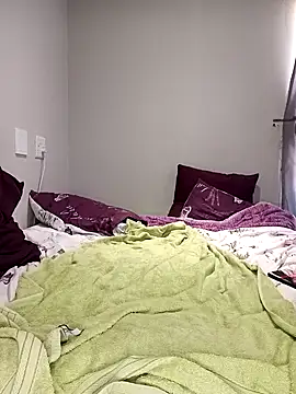 Snapshot of Thando04 chatting on January 2025 12:18:01 PM Thando04 online show from January 2025 12:18:01 PM