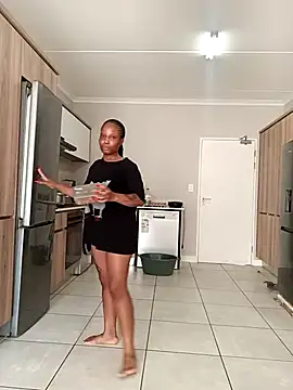 Snapshot of Thando04 chatting on February 2025 04:37:02 AM Thando04 online show from February 2025 04:37:02 AM