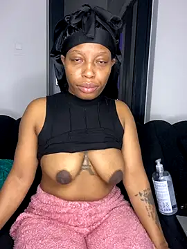 Snapshot of Thando04 chatting on October 2025 05:46:02 PM Thando04 online show from October 2025 05:46:02 PM