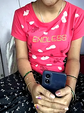 lovelygirl4567 online show from February 2026 10:58:02 AM