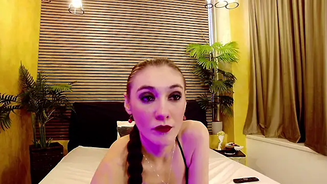 SamaraSinn online show from February 2025 08:43:01 AM