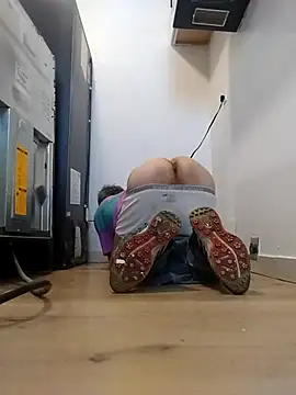 Snapshot of Cloudin_around chatting on March 2025 06:16:01 PM Cloudin around online show from March 2025 06:16:01 PM