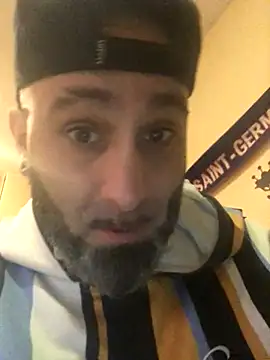 Snapshot of josueswvillaA1 chatting on November 2025 10:14:01 PM josueswvillaA1 online show from November 2025 10:14:01 PM