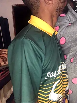 Snapshot of MKbesxxx chatting on November 2025 08:36:02 PM MKbesxxx online show from November 2025 08:36:02 PM