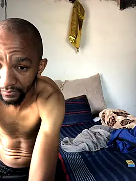 Snapshot of MKbesxxx chatting on November 2025 07:55:02 AM MKbesxxx online show from November 2025 07:55:02 AM