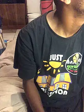 Snapshot of MKbesxxx chatting on February 2026 04:30:02 AM MKbesxxx online show from February 2026 04:30:02 AM