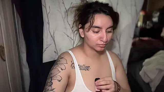 mamifresita online show from November 2025 05:03:01 PM