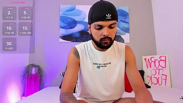 Snapshot of Emilio_Wolf chatting on February 2025 06:26:02 PM Emilio Wolf online show from February 2025 06:26:02 PM