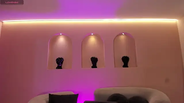 NiaSalvatore online show from September 2025 08:34:02 PM