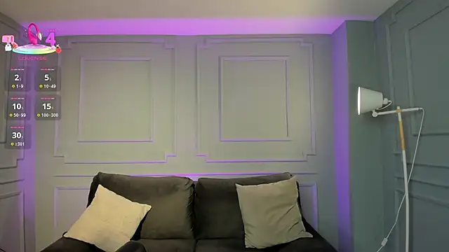 NiaSalvatore online show from November 2025 06:41:02 PM